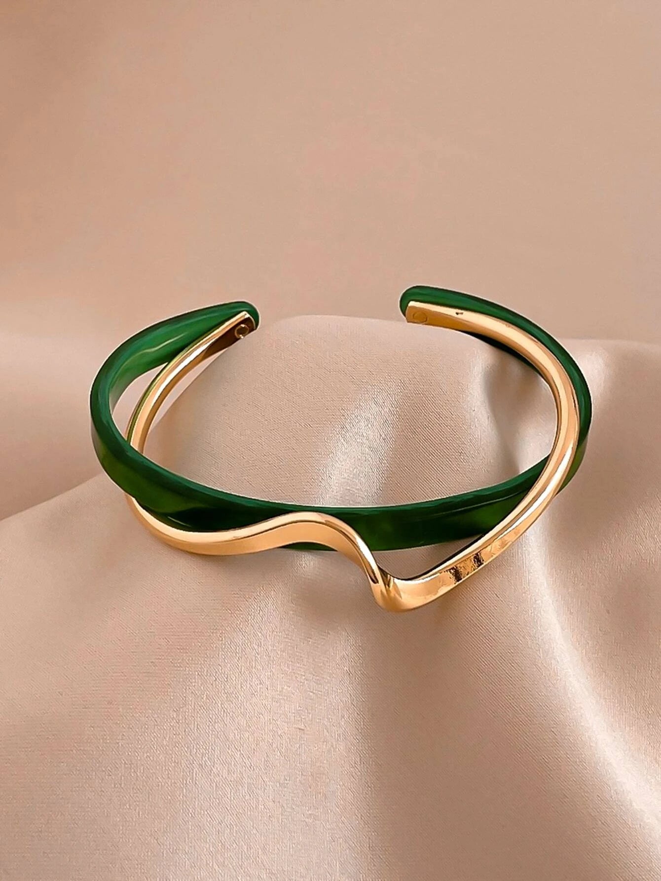 Structured Layered Cuff Bangle: Timeless Elegance