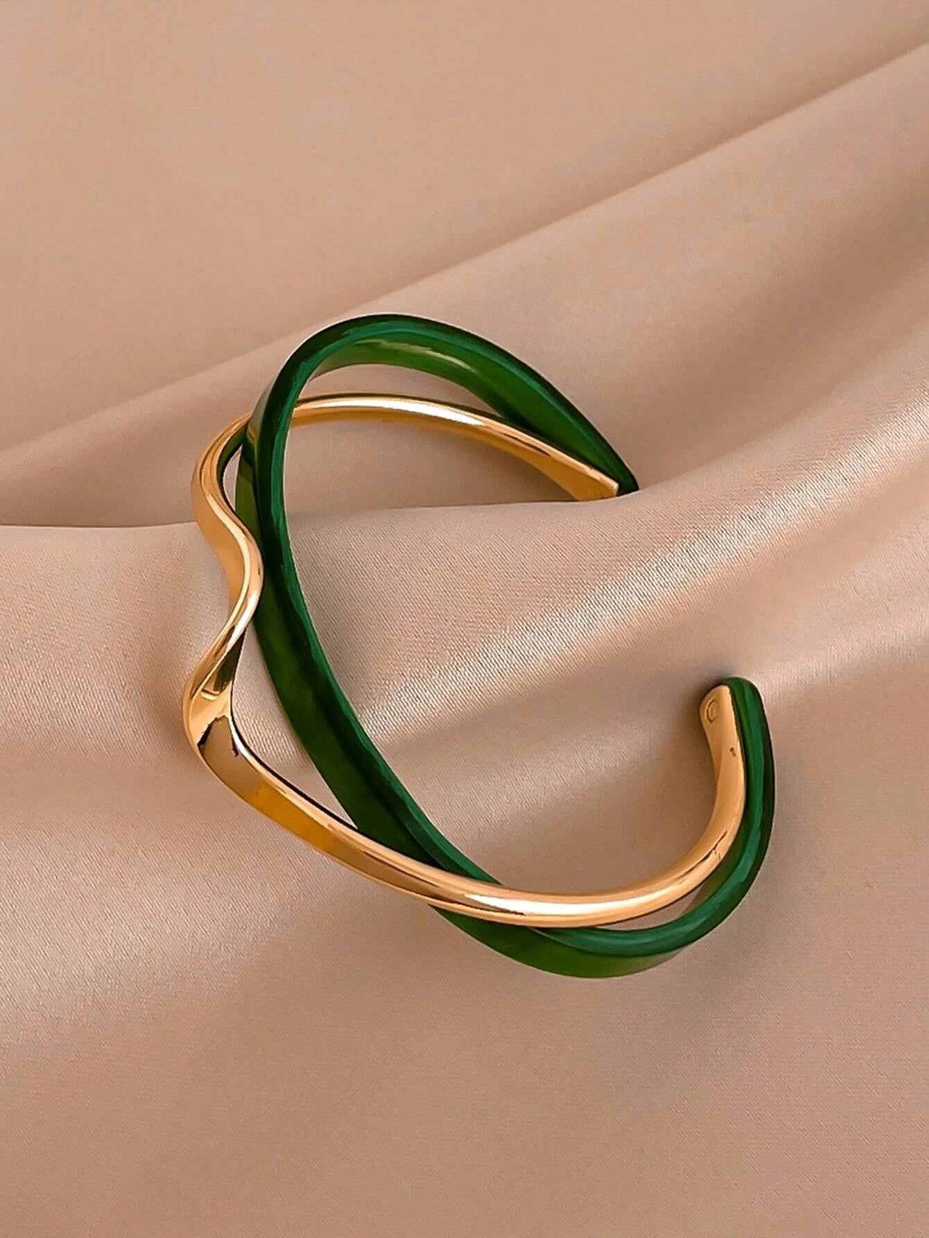 Structured Layered Cuff Bangle: Timeless Elegance