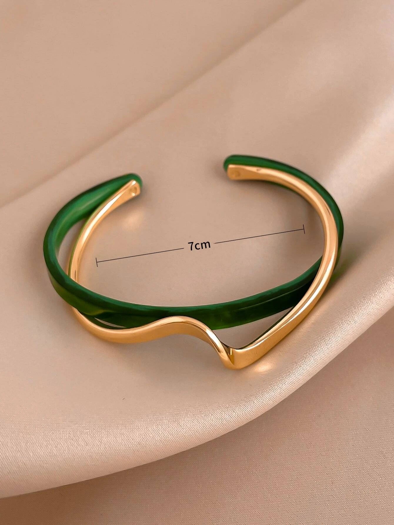 Structured Layered Cuff Bangle: Timeless Elegance