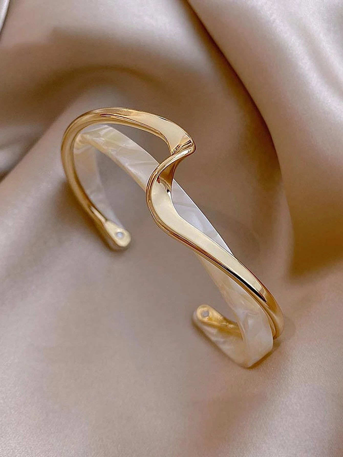 Structured Layered Cuff Bangle: Timeless Elegance