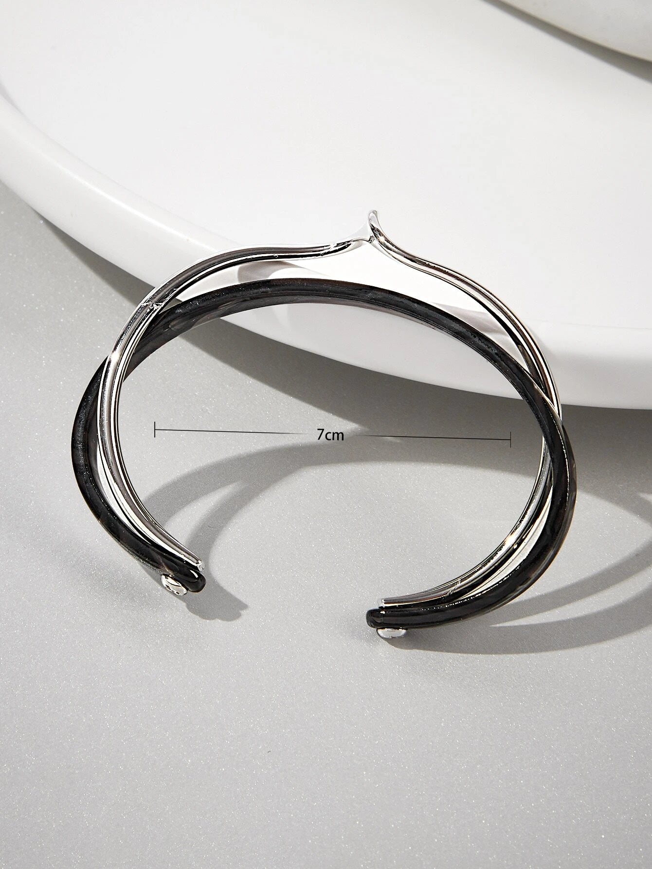 Structured Layered Cuff Bangle: Timeless Elegance