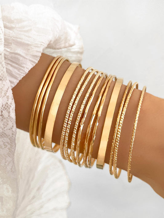 Juego Minimalista de 14 Bangles, Perfecto para Apilar y Crear un Estilo Personal