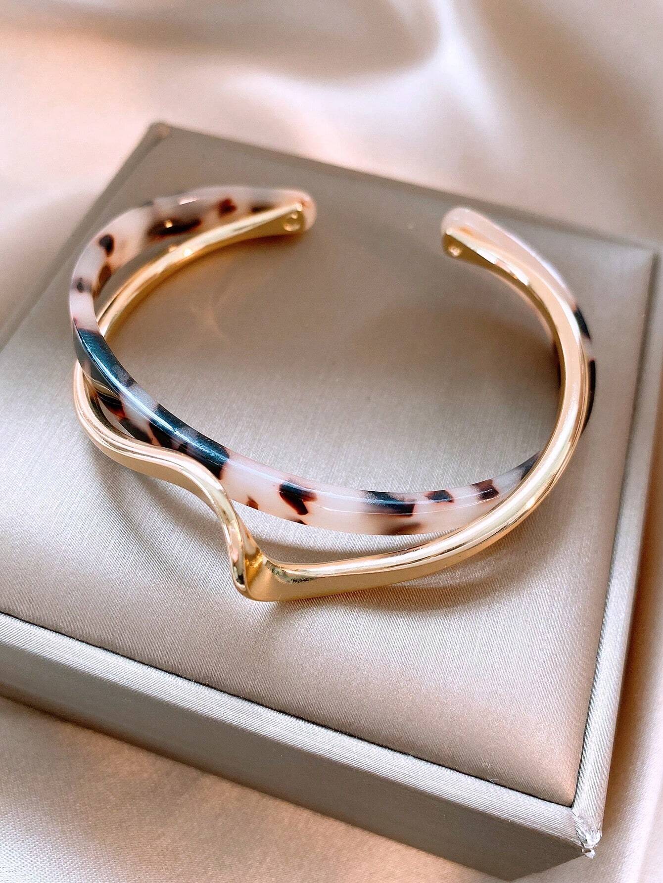 Structured Layered Cuff Bangle: Timeless Elegance