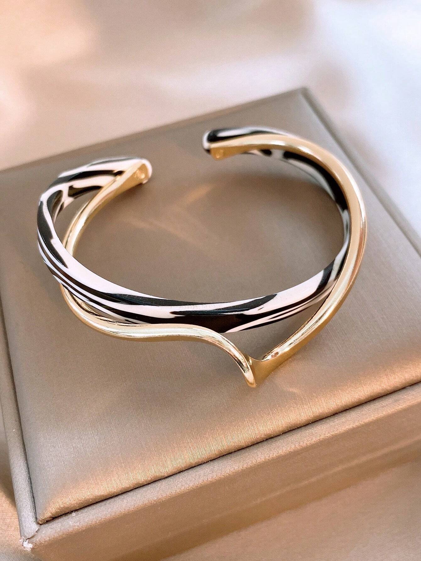 Structured Layered Cuff Bangle: Timeless Elegance