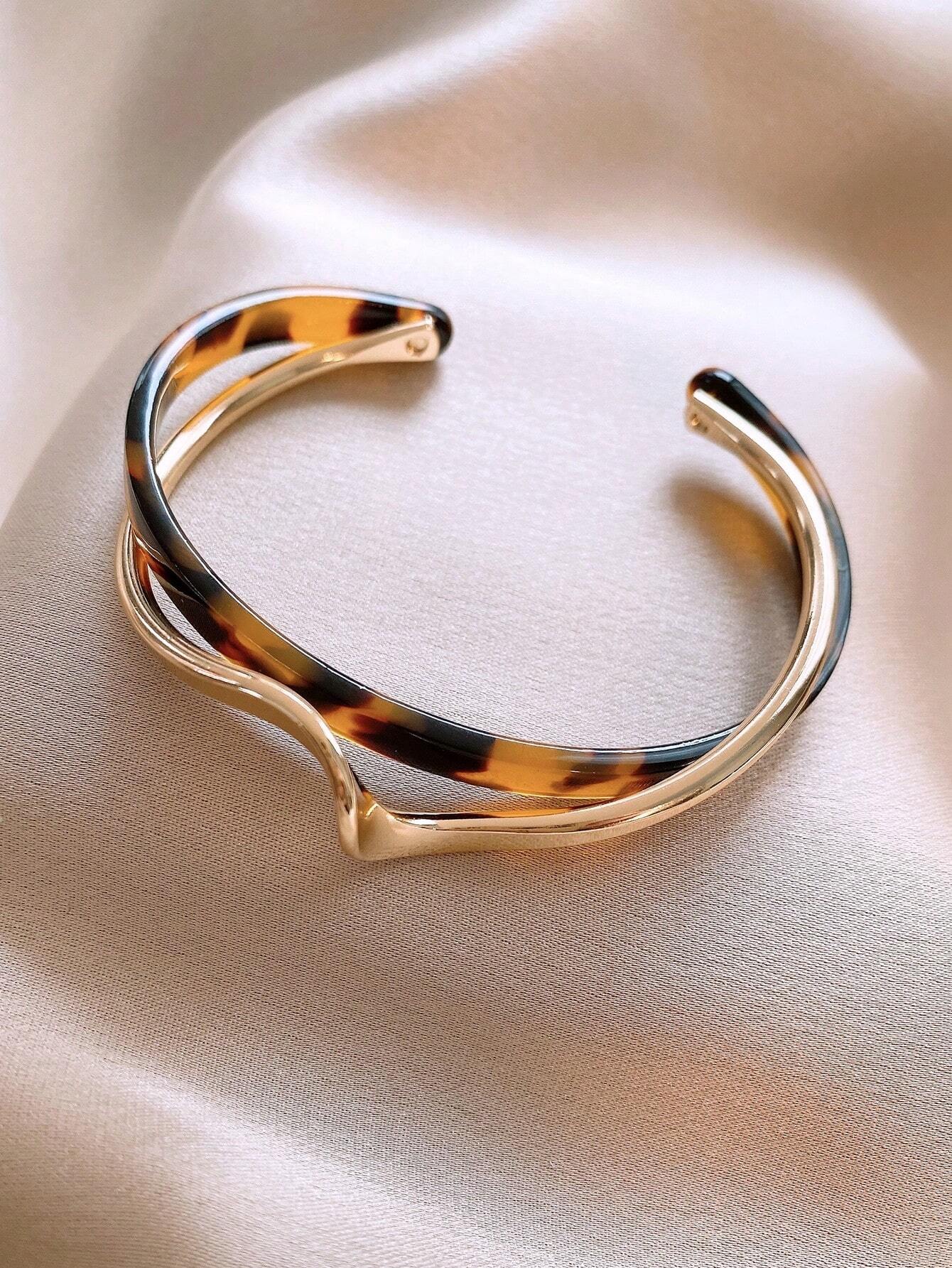 Structured Layered Cuff Bangle: Timeless Elegance